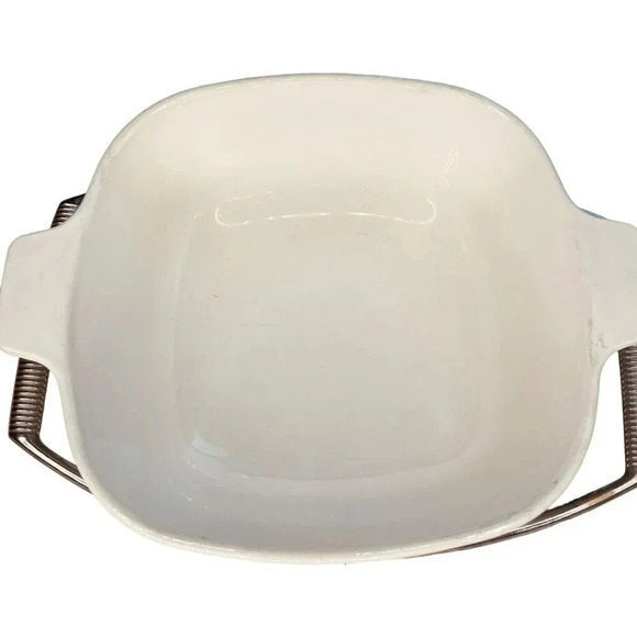 Vintage Corning Ware Casserole Dish w/ Metal Trivet Serving Stand & Glass Lid - Picture 5 of 8